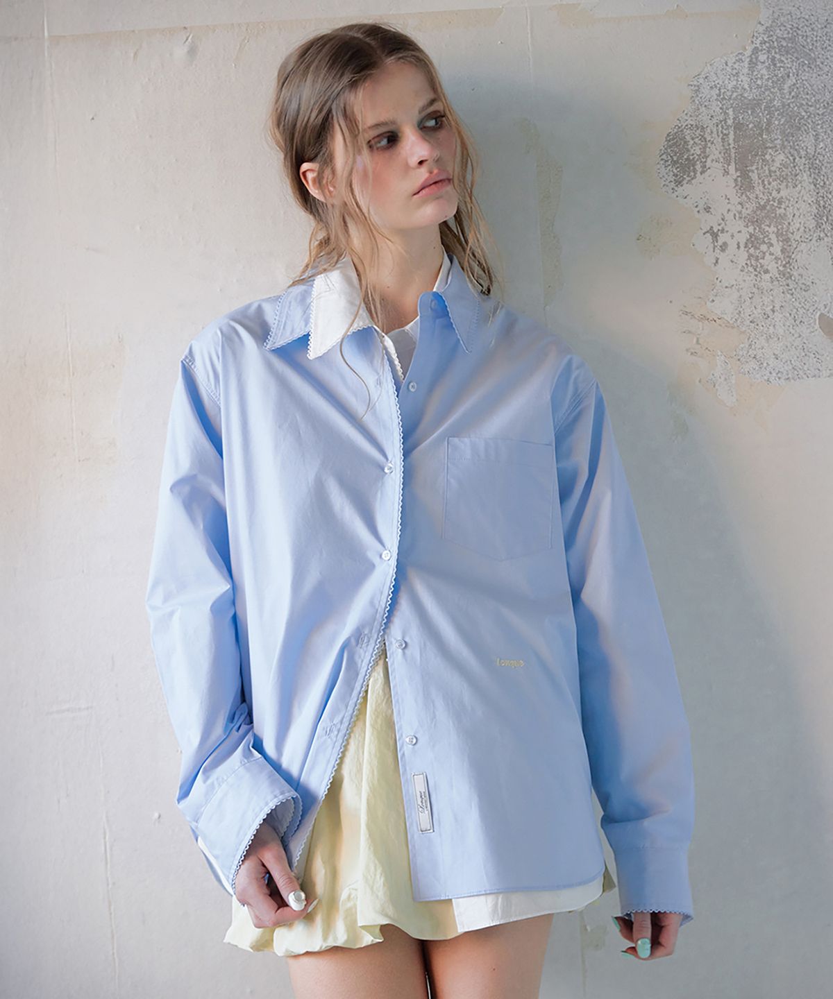 론크(LONQUE) LONQUE LACE TRIMMING OVERFIT SHIRTS (SKY BLUE)