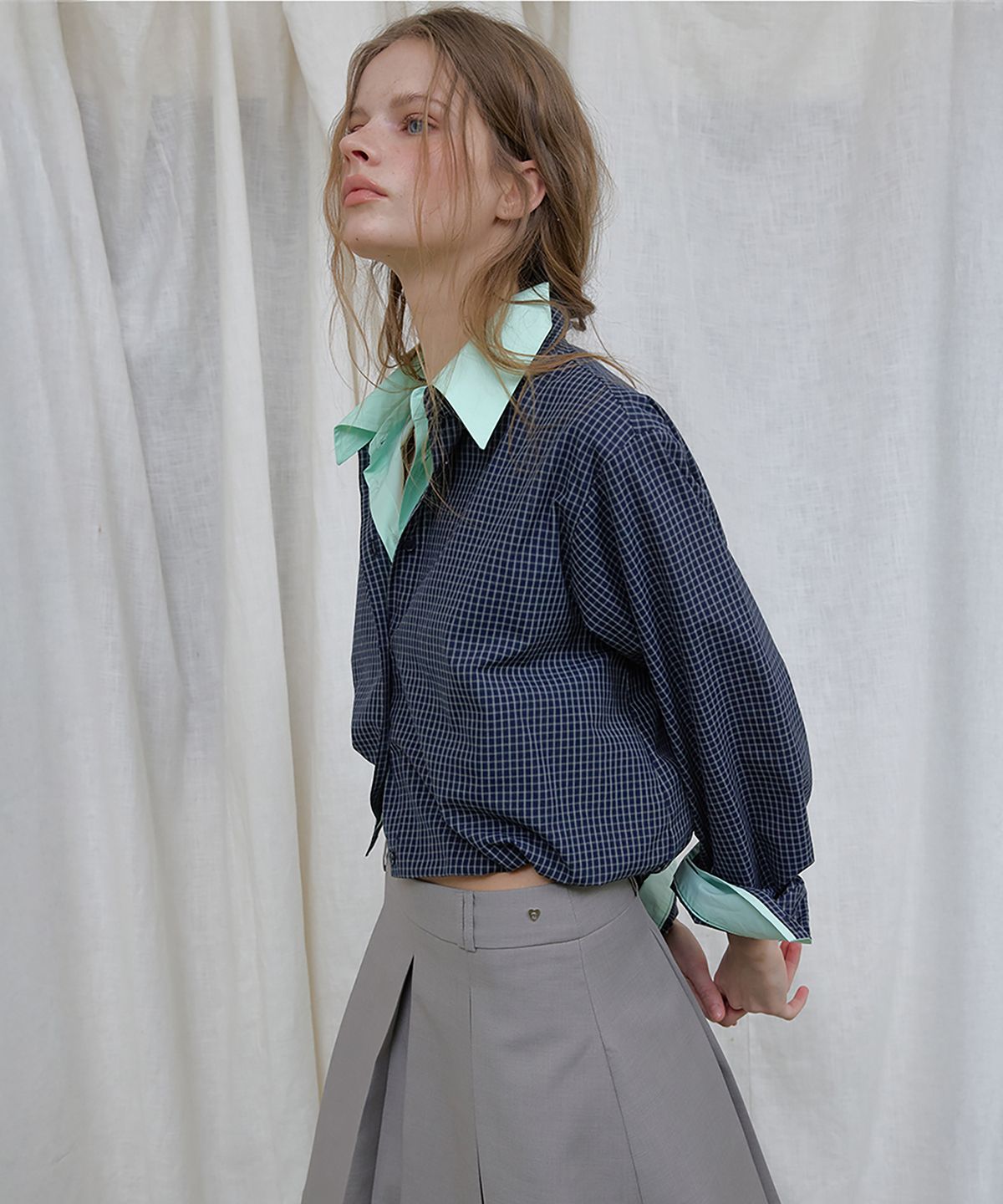 론크(LONQUE) LAYERED BALLOON CHECK CROP SHIRTS (NAVY)