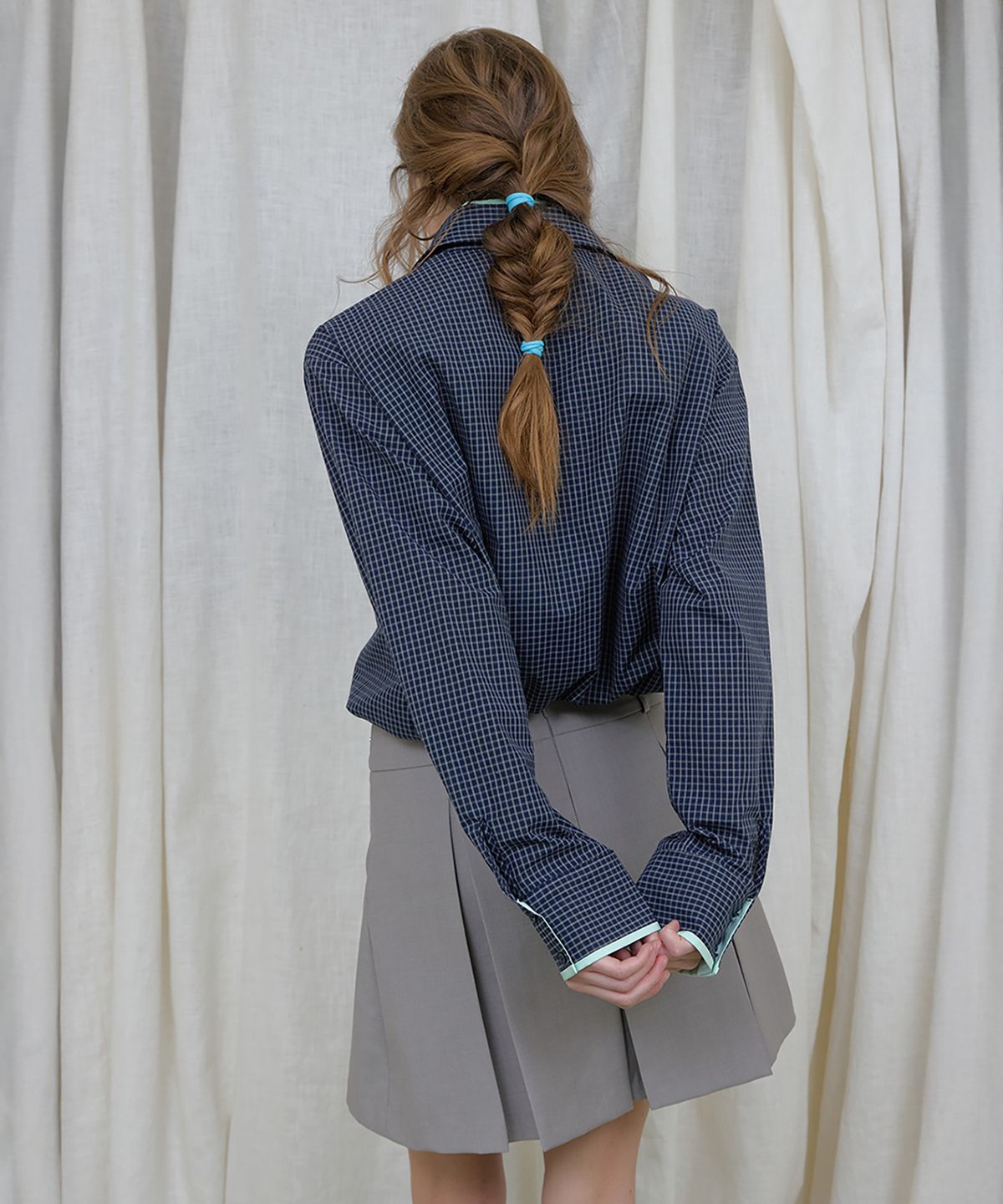 론크(LONQUE) LAYERED BALLOON CHECK CROP SHIRTS (NAVY)