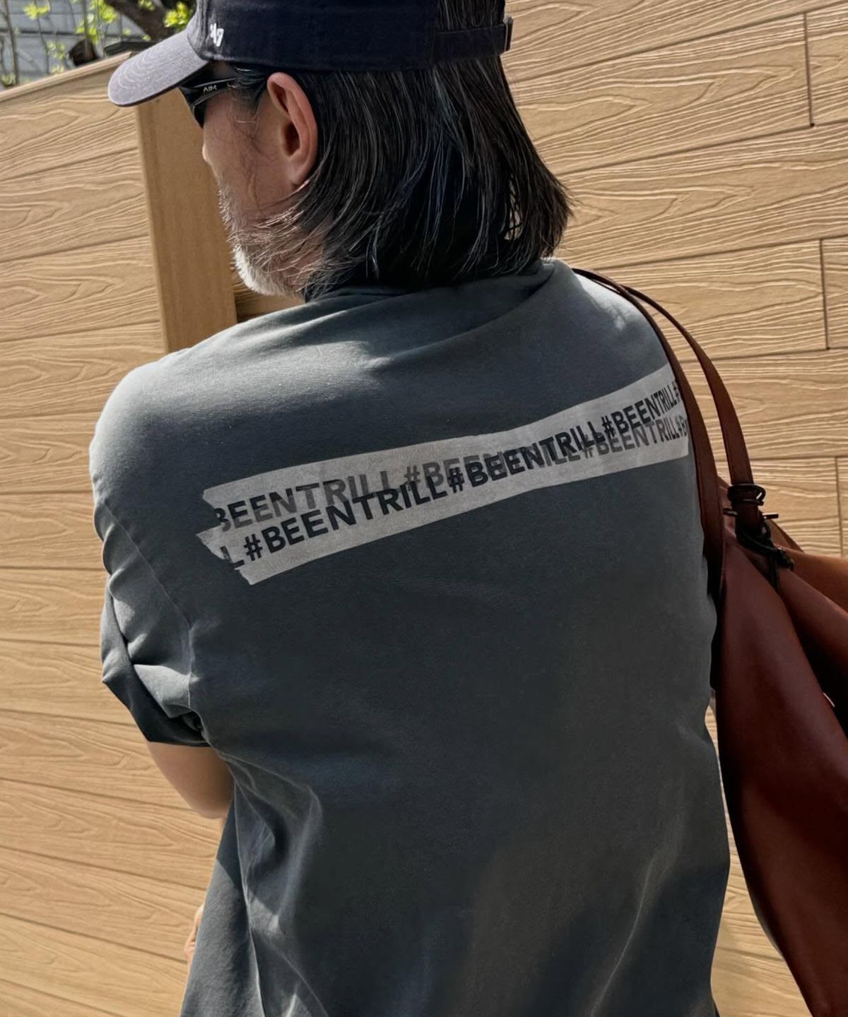 빈트릴(BEENTRILL) 빈티지 마스킹 테이핑 다잉 반팔티(차콜)