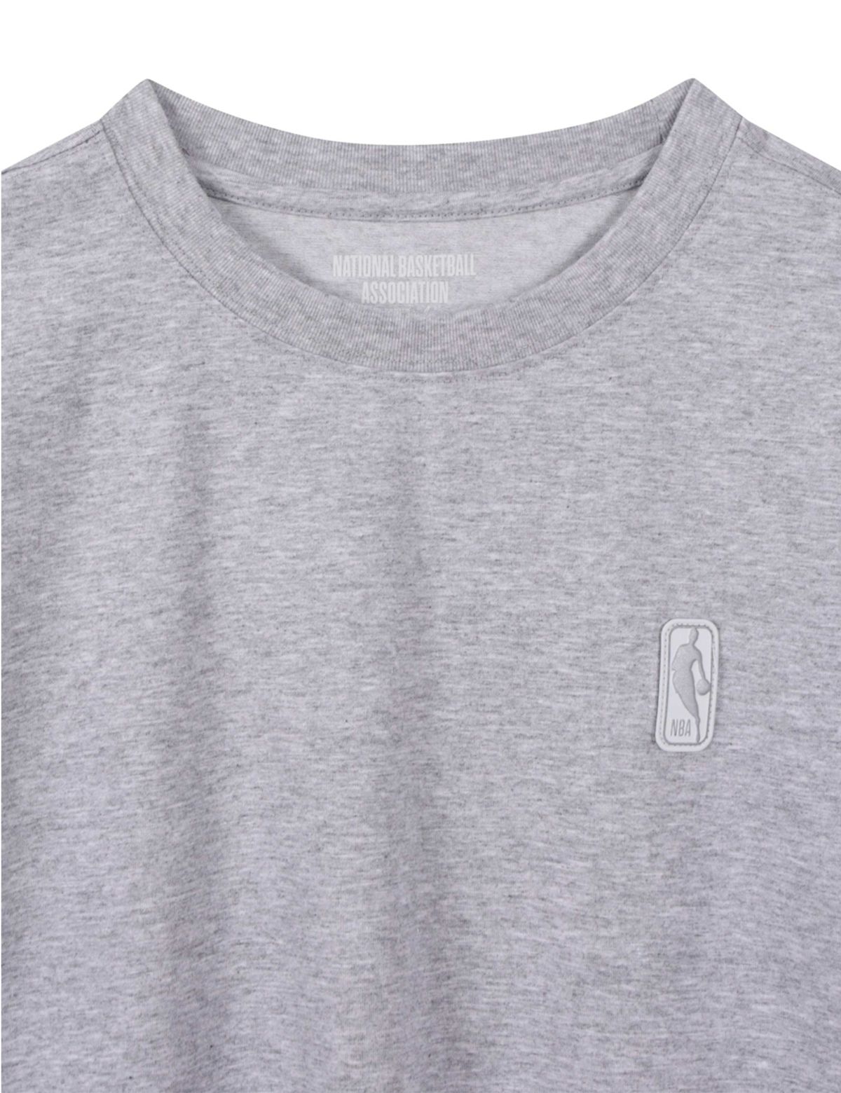 엔비에이(NBA) ESSENTIAL 베이직 스몰로고 반팔 티셔츠 멜란지 그레이