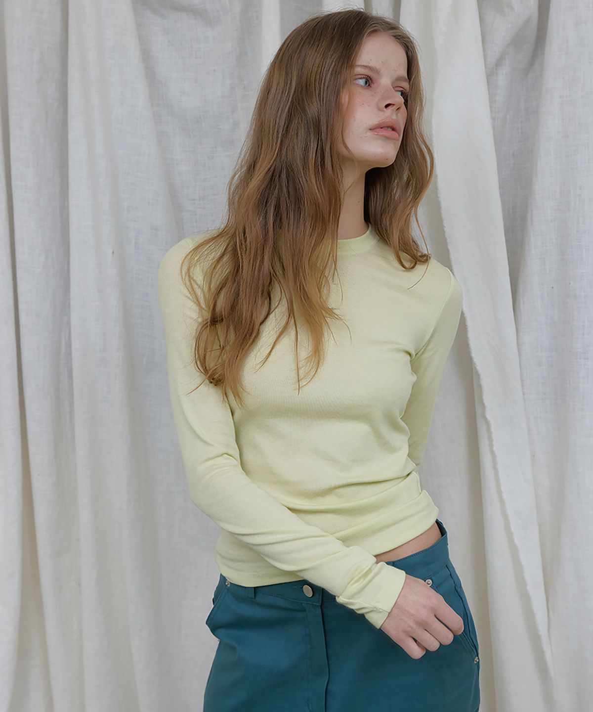 론크(LONQUE) ESSENTIEL ROUND NATURAL SPAN LONG SLEEVE T-SHIRT (LIME)