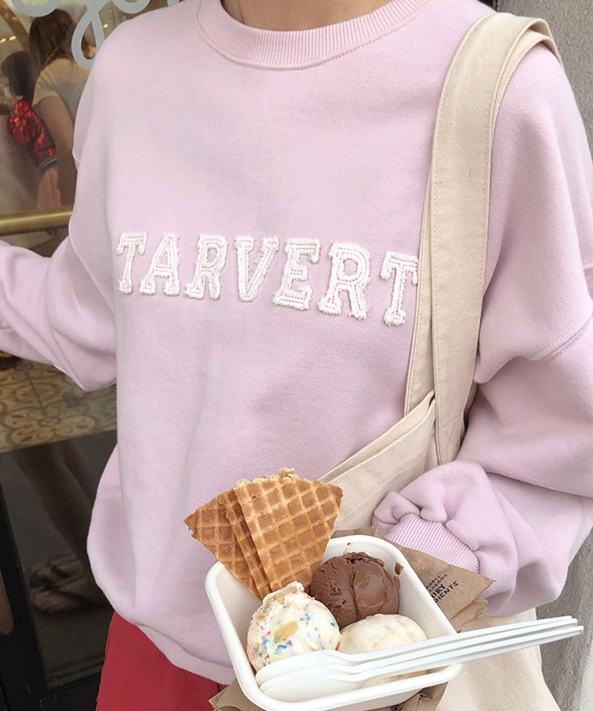 타버트(TARVERT) Hiya Patch Lettering Sweatshirt - Pale Pink