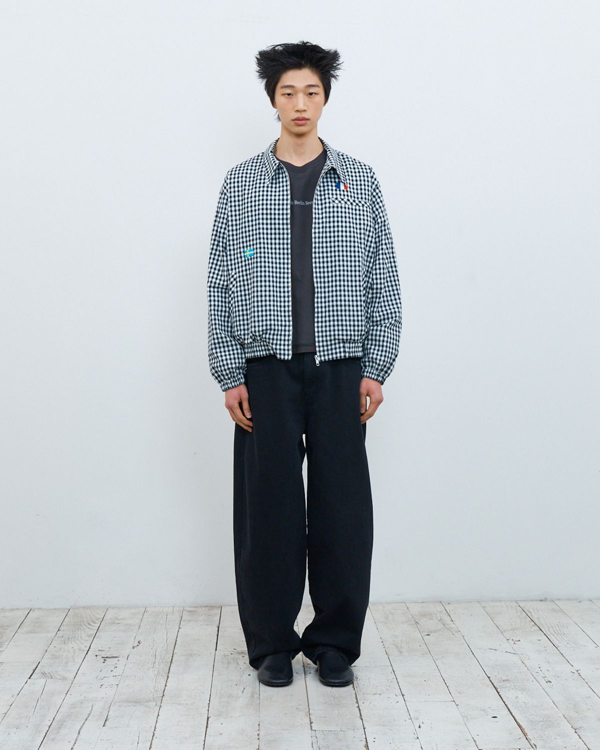더뮤지엄비지터(THEMUSEUMVISITOR) CROSS BELT WASHED DENIM PANTS (BLACK)