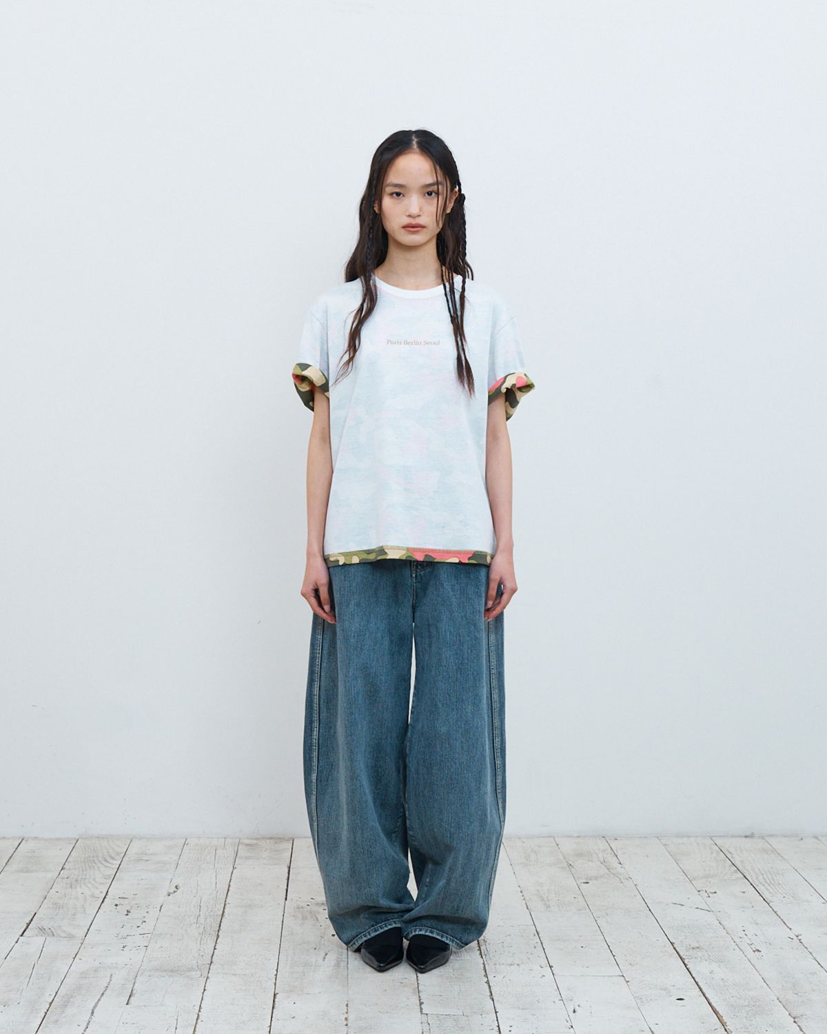 더뮤지엄비지터(THEMUSEUMVISITOR) CROSS BELT WASHED DENIM PANTS (BLUE)