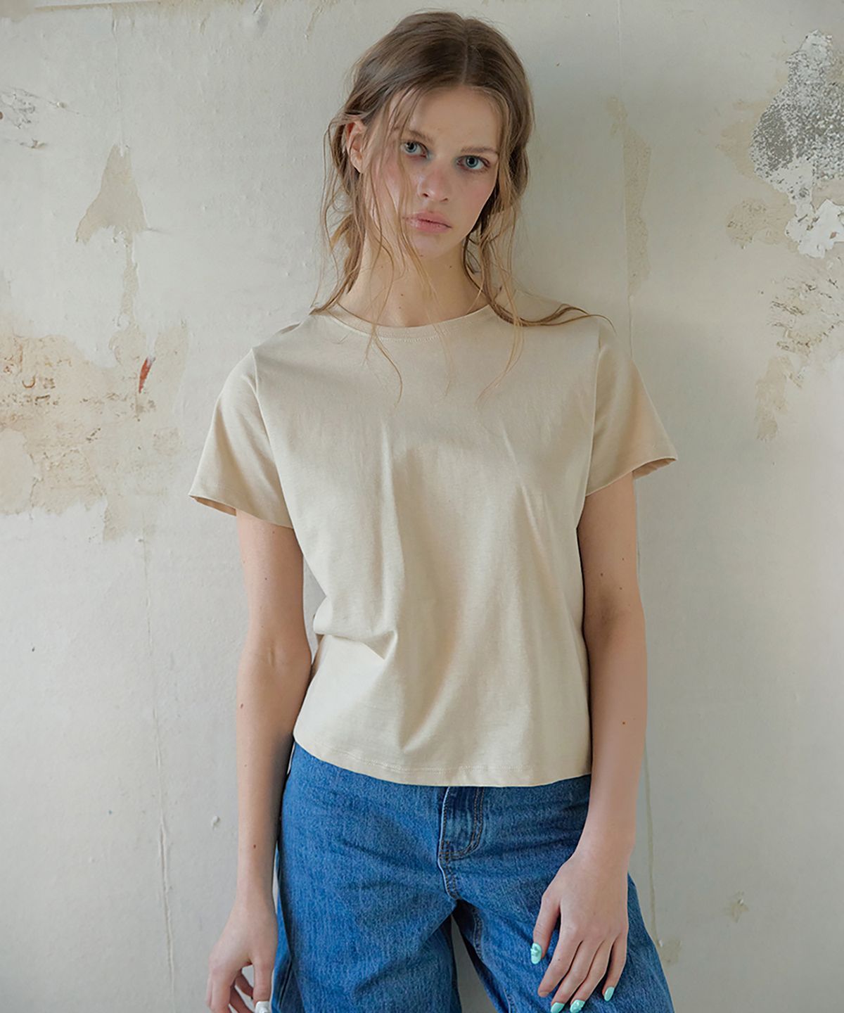 론크(LONQUE) ESSENTIEL STANDARD INCISION HALF SLEEVE T-SHIRT (BEIGE)