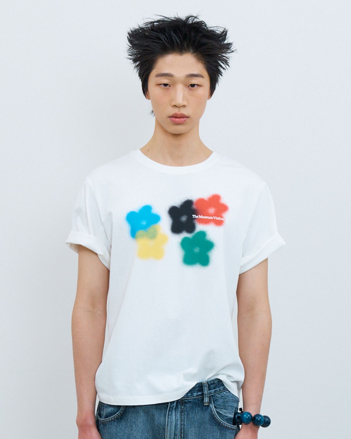 더뮤지엄비지터(THEMUSEUMVISITOR) FIVE FLOWER BLUR T-SHIRTS (WHITE)