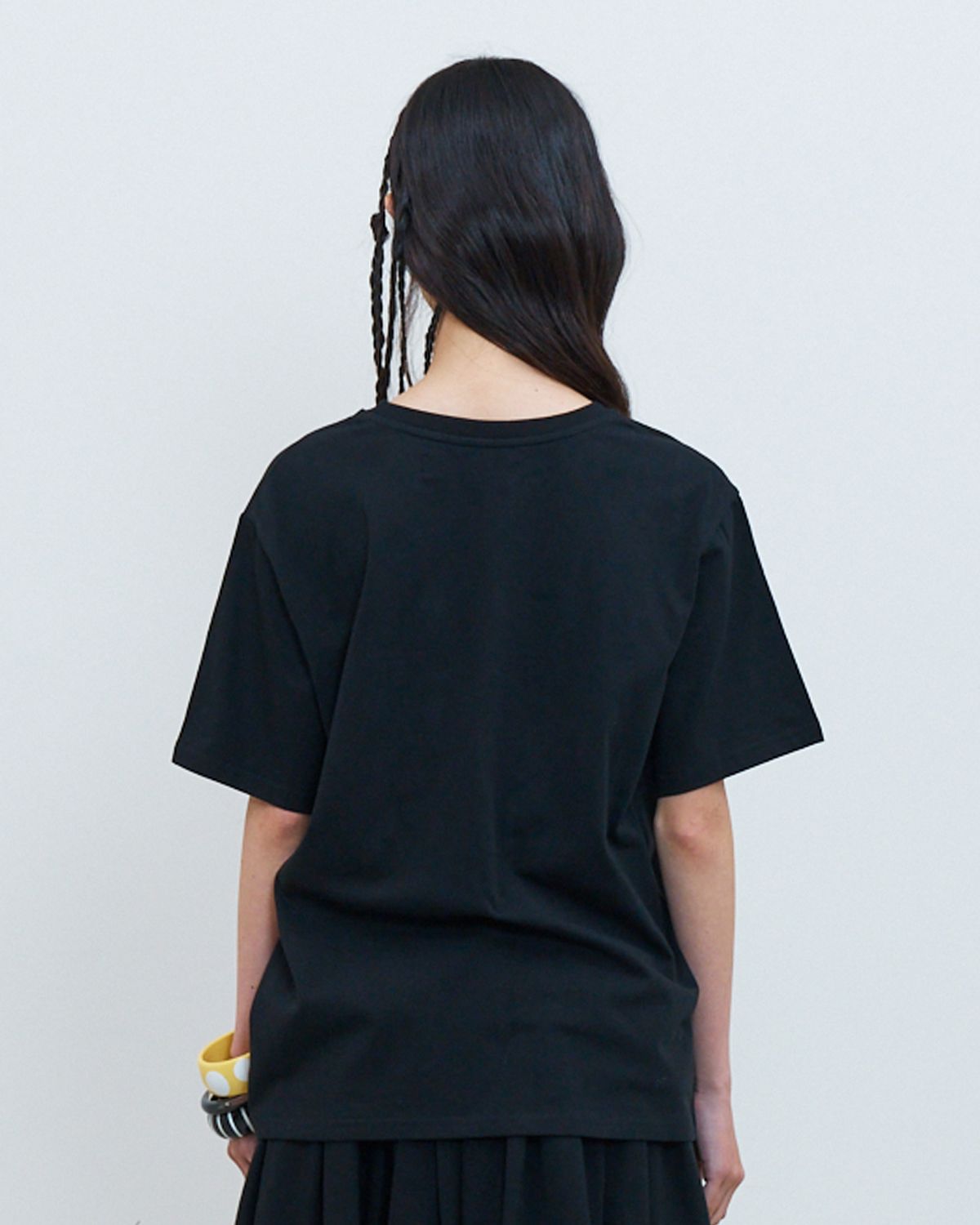 더뮤지엄비지터(THEMUSEUMVISITOR) FIVE FLOWER BLUR T-SHIRTS (BLACK)