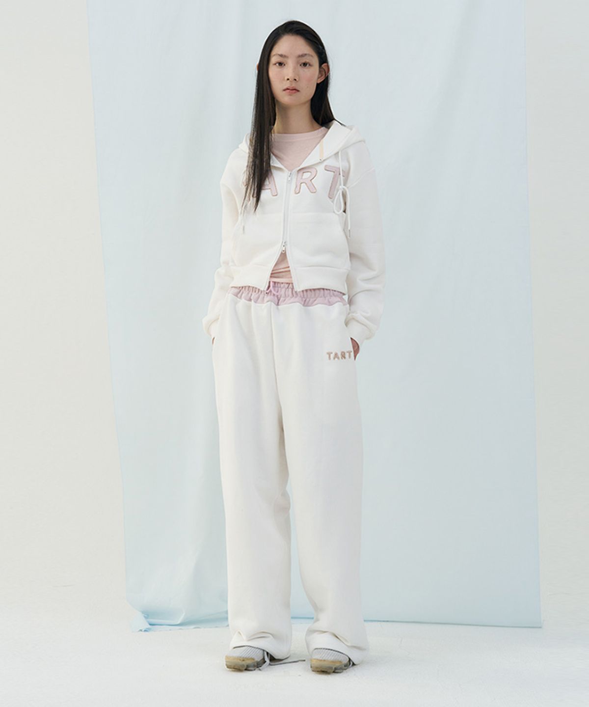 타버트(TARVERT) Tart Patch Sweatpants - White