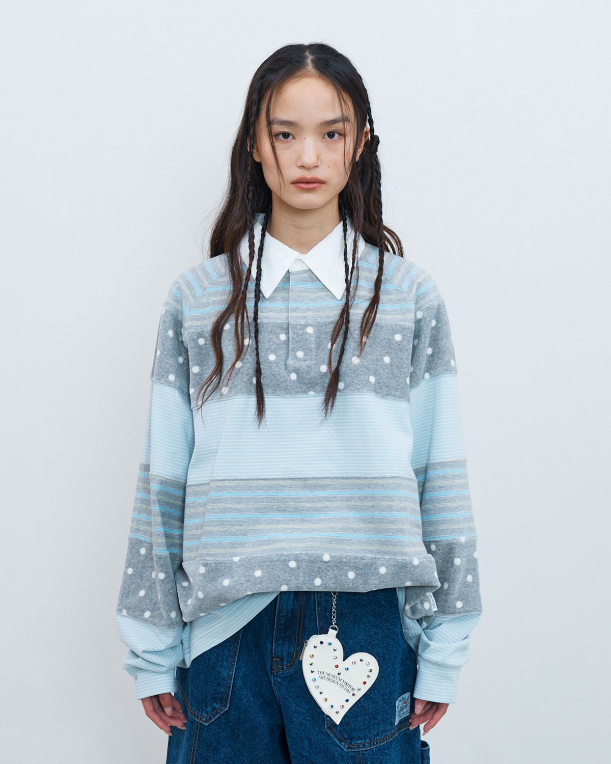 더뮤지엄비지터(THEMUSEUMVISITOR) DOT PATCHWORK PK LONG SLEEVE (SKY BLUE)