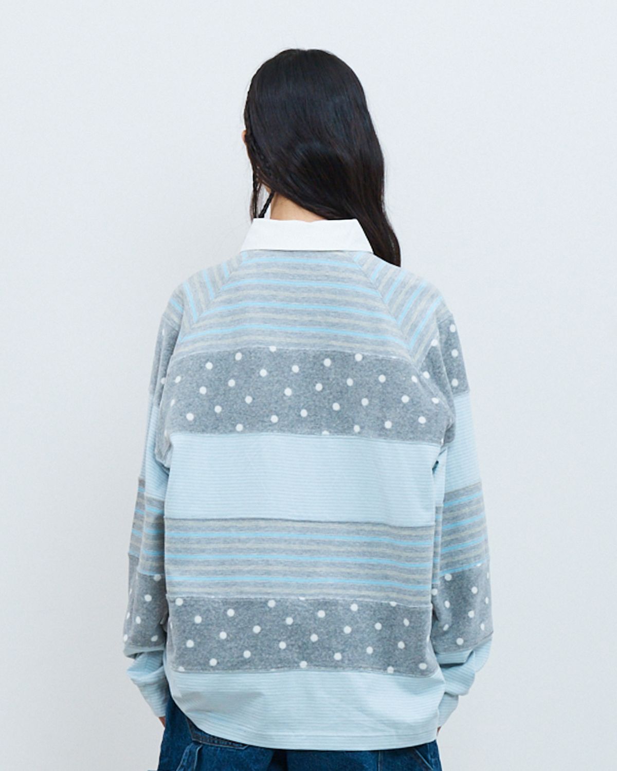 더뮤지엄비지터(THEMUSEUMVISITOR) DOT PATCHWORK PK LONG SLEEVE (SKY BLUE)