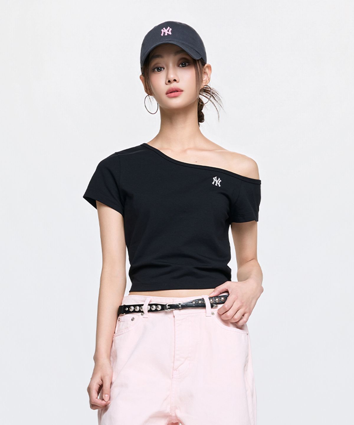 엠엘비(MLB) 여성 베이직 오프숄더 반팔 티셔츠 NY (Black)
