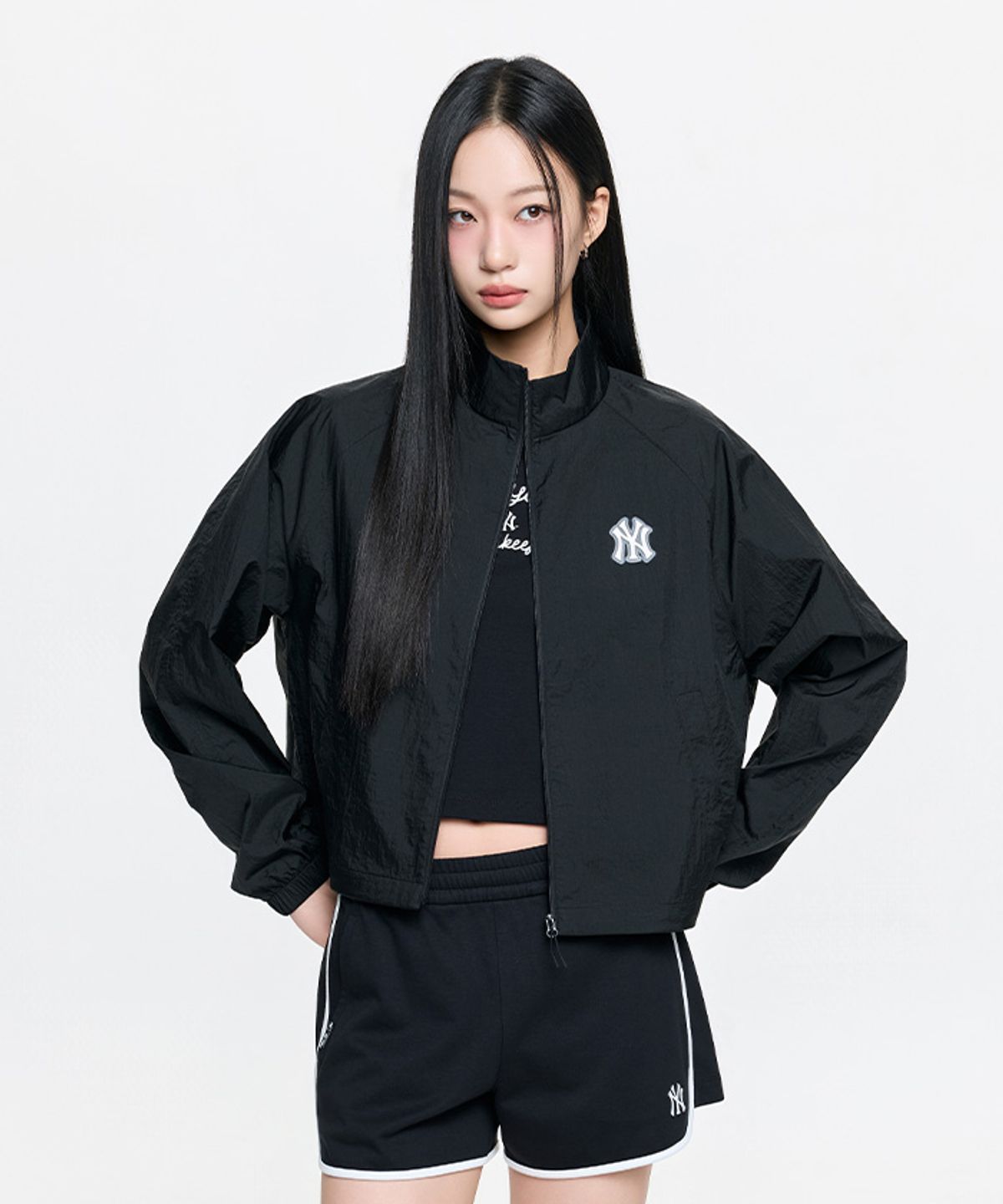 엠엘비(MLB) 여성 스포티브 컬시브 로고 스탠넥 바람막이 NY (Black)