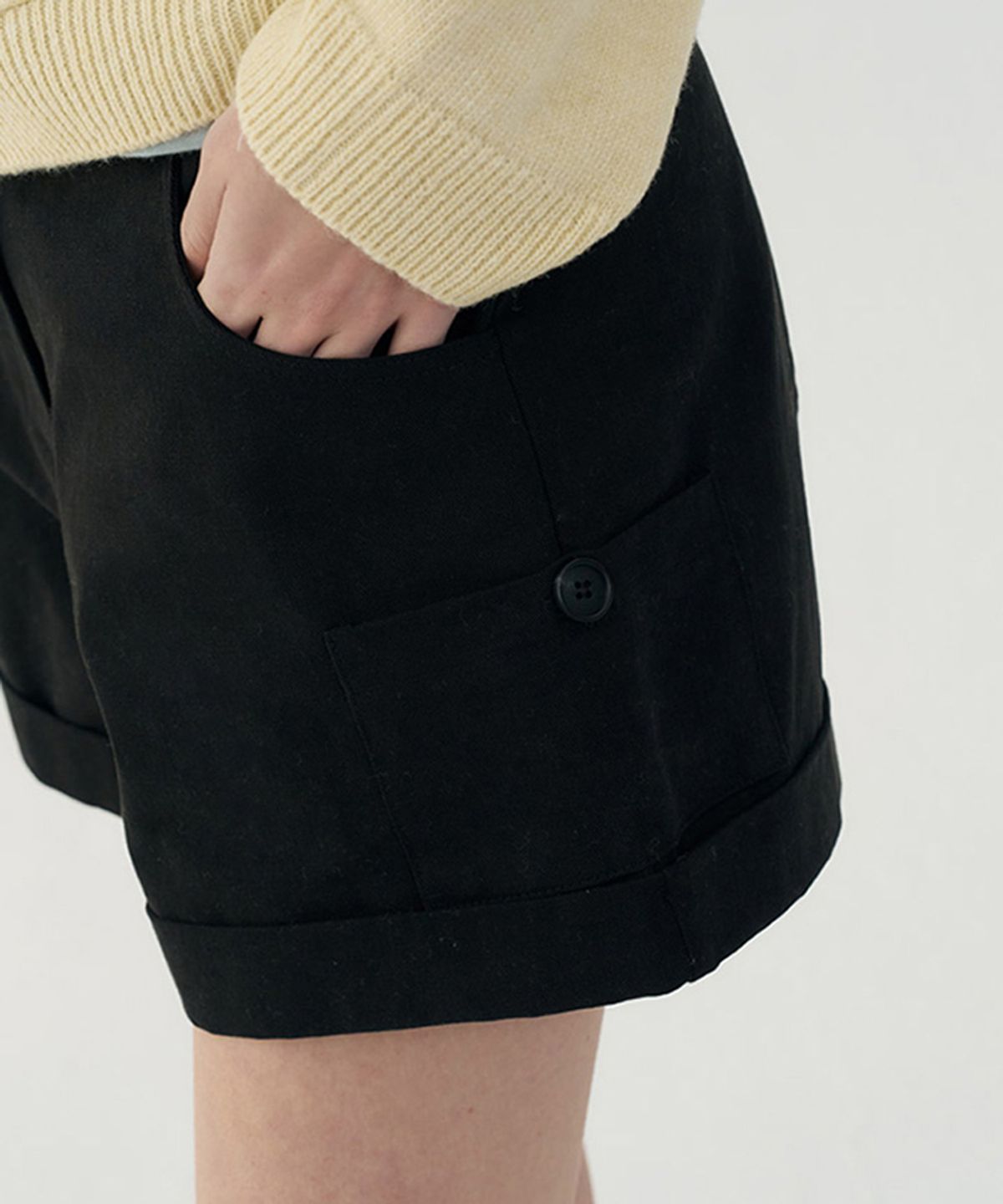 타버트(TARVERT) Minimal Pocket Shorts - Black
