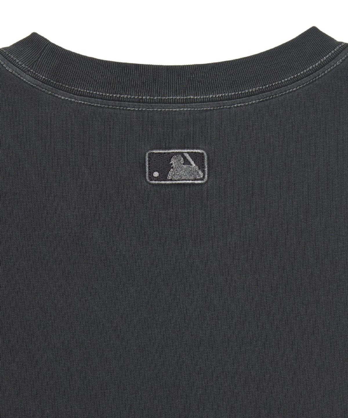 엠엘비(MLB) 빈티지 워싱 그래픽 반팔 티셔츠 BOS (D.Charcoal Grey)