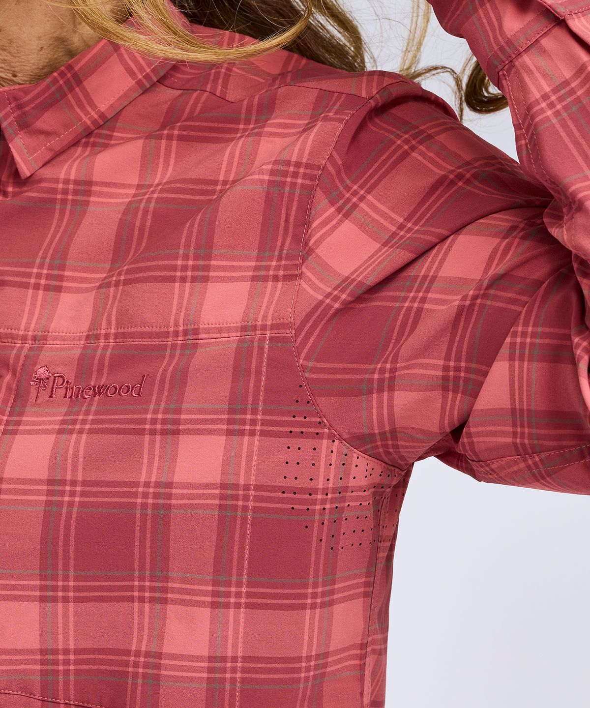 파인우드(PINEWOOD) 아비스코 트레킹 L/S 셔츠 우먼 (31220)
