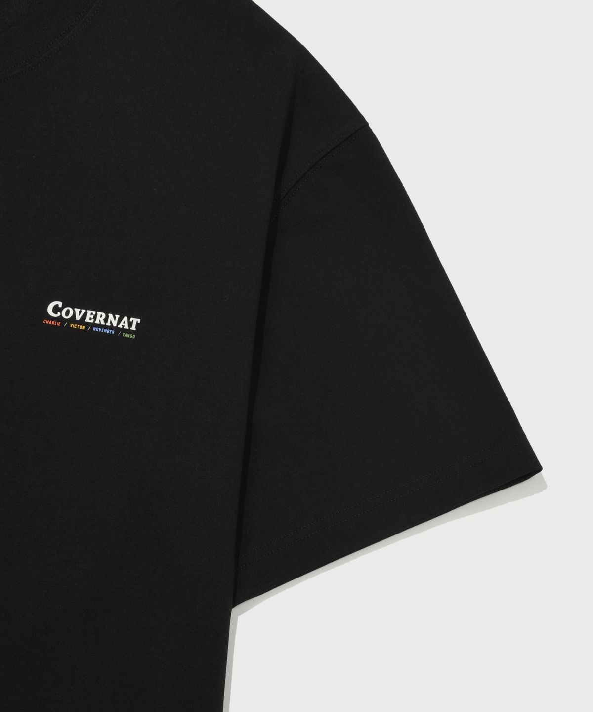 커버낫(COVERNAT) 쿨 코튼 플래그 그래픽 티셔츠 블랙
