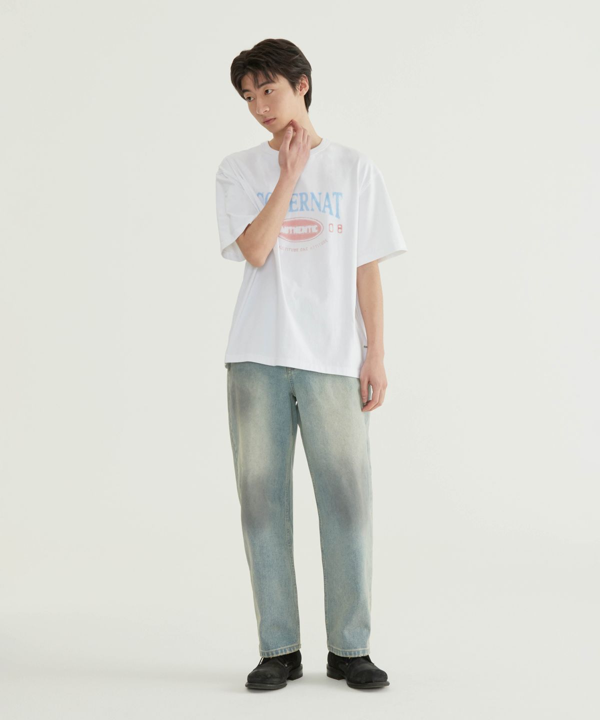 커버낫(COVERNAT) 브러시 레터링 그래픽 티셔츠 화이트