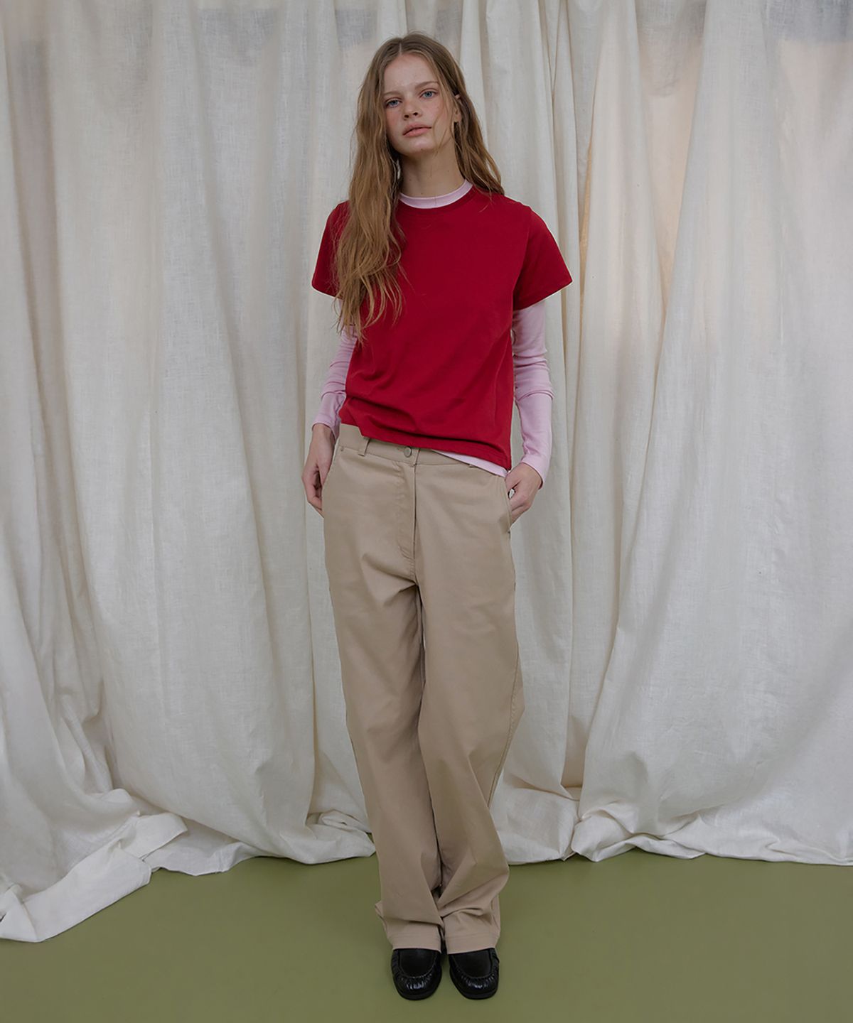 론크(LONQUE) ESSENTIEL STANDARD INCISION HALF SLEEVE T-SHIRT (RED)