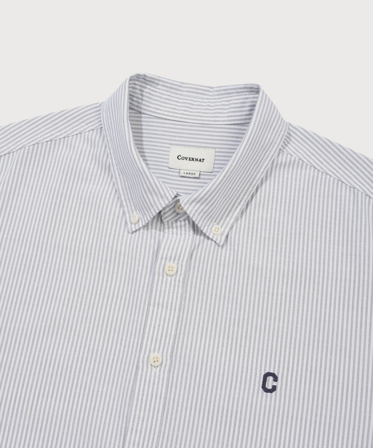 커버낫(COVERNAT) 쿨맥스® C 로고 옥스포드 스트라이프 하프 셔츠 그레이
