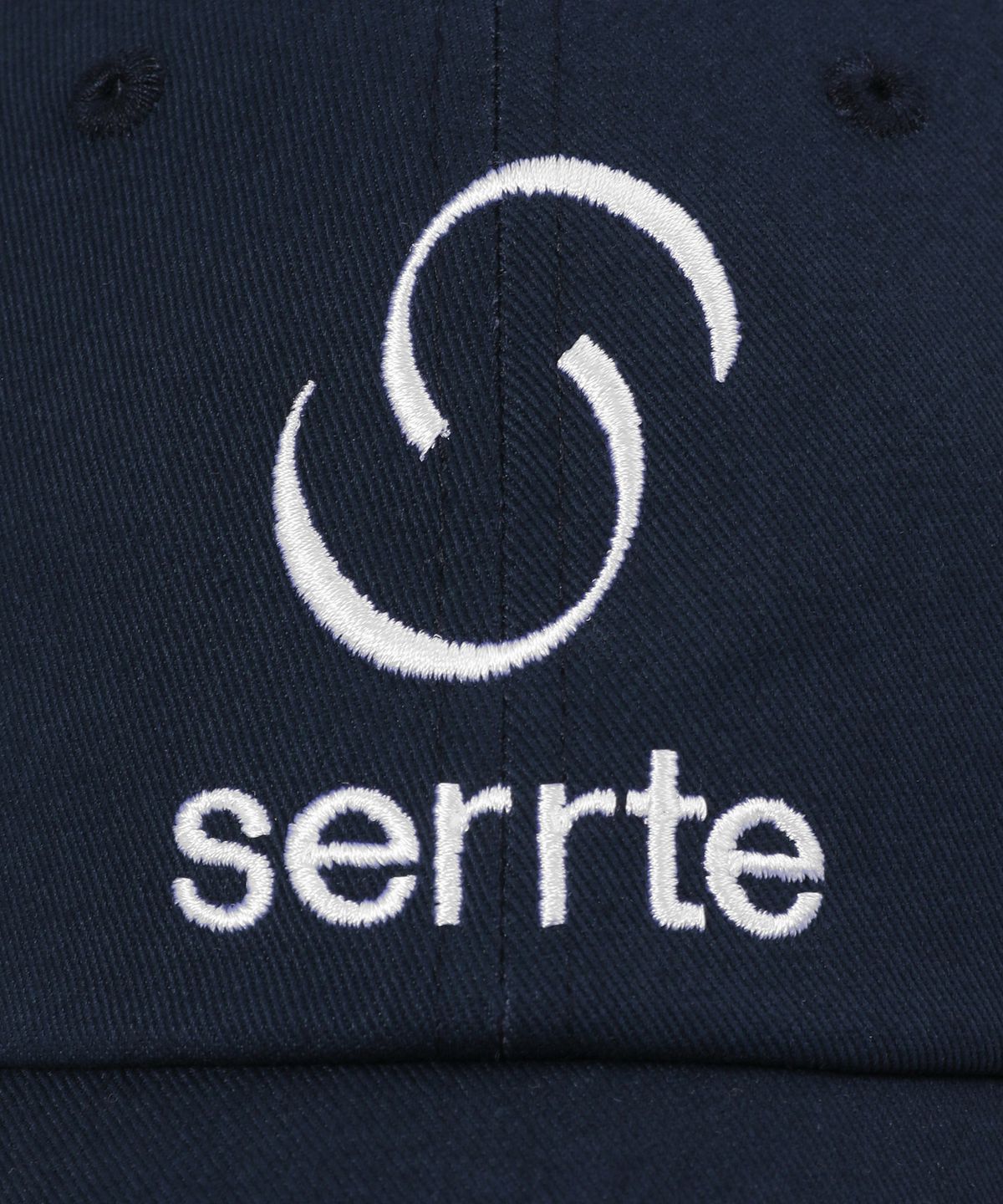 세르테(SERRTE) 베이직 로고 볼캡 남녀공용 미드나잇 네이비