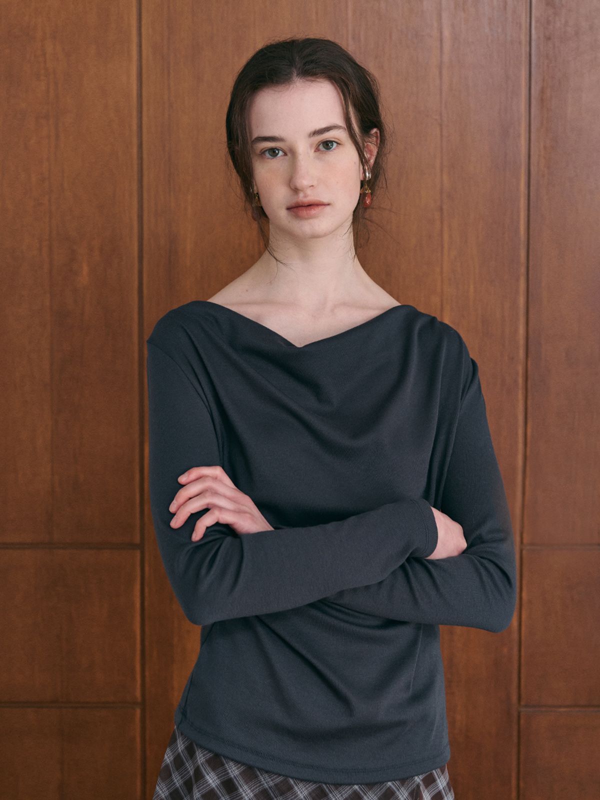 르니나(LENINA) GRACE draped t-shirt_NAVY