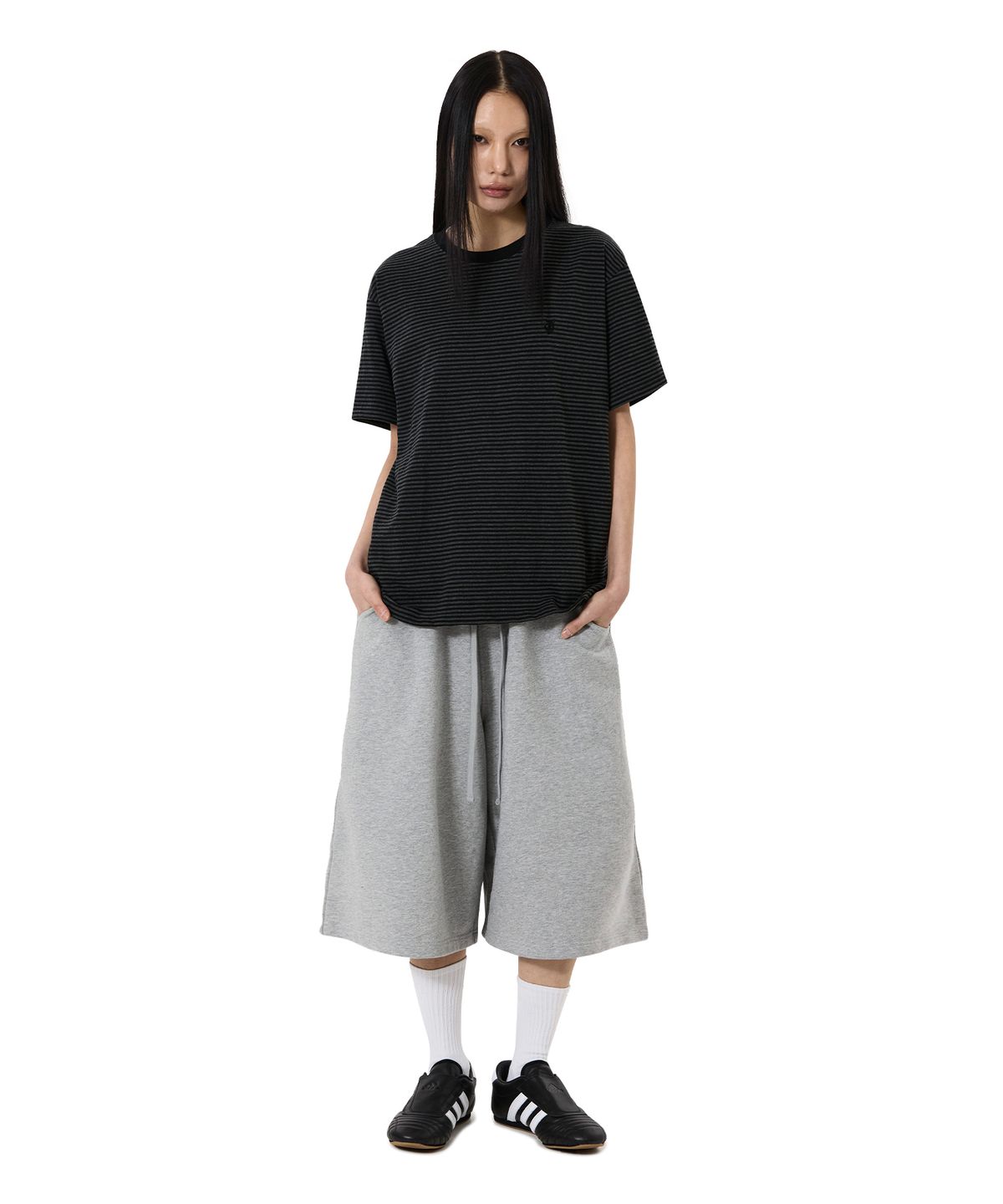 오픈야드(오와이)(OPENYARD(OY)) STRIPE EMBROIDERED LOGO TEE - BLACK