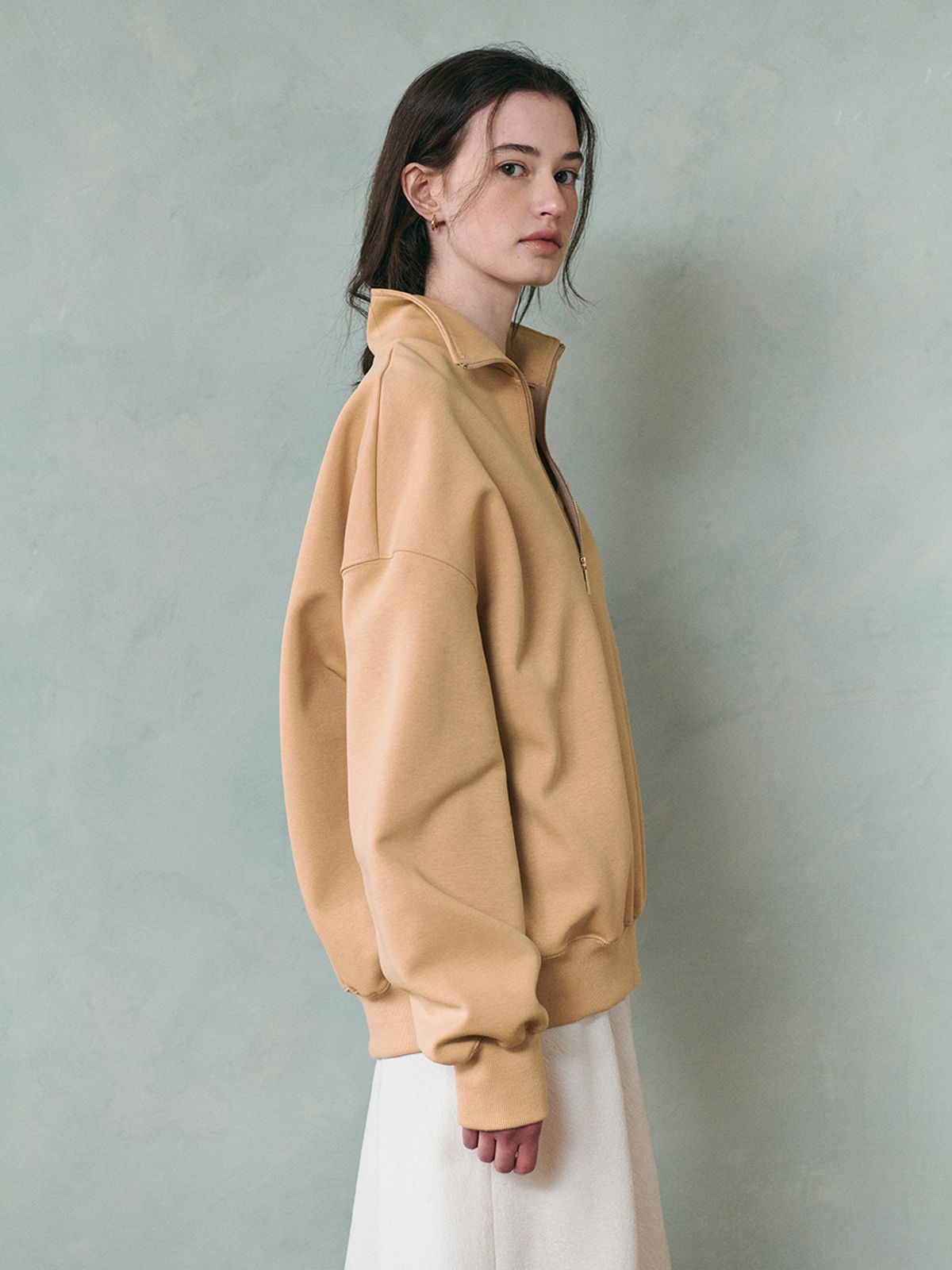 르니나(LENINA) BELLY highneck half zip-up sweatshirt_BUTTER BEIGE