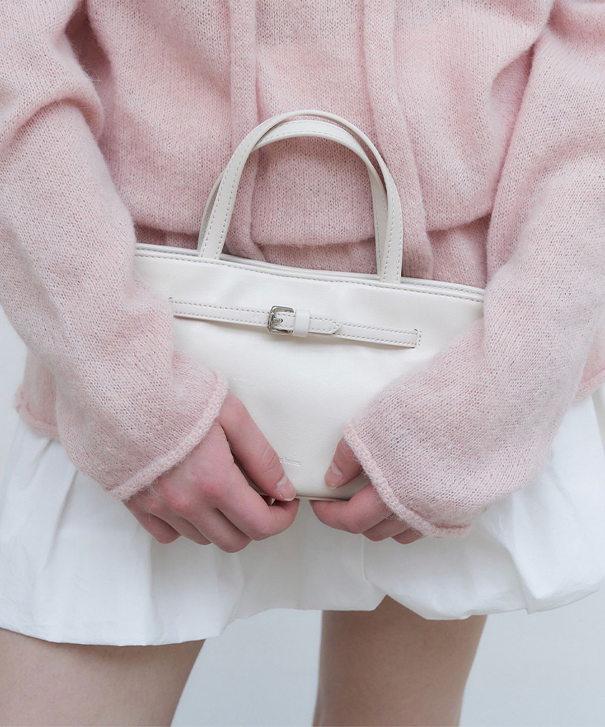 썸웨어버터(SOMEWHEREBUTTER) Belted Tote Bag - Cream