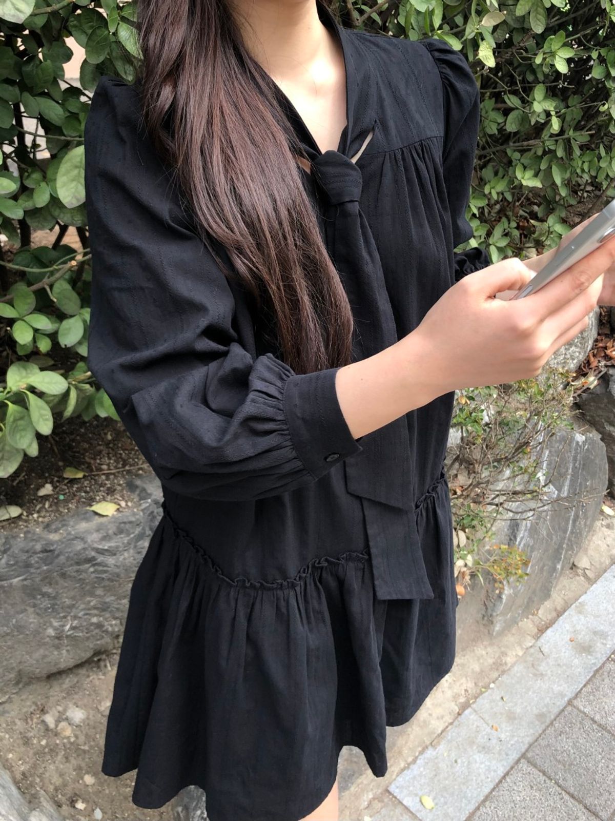 르니나(LENINA) DARLENE bow neck dress_BLACK