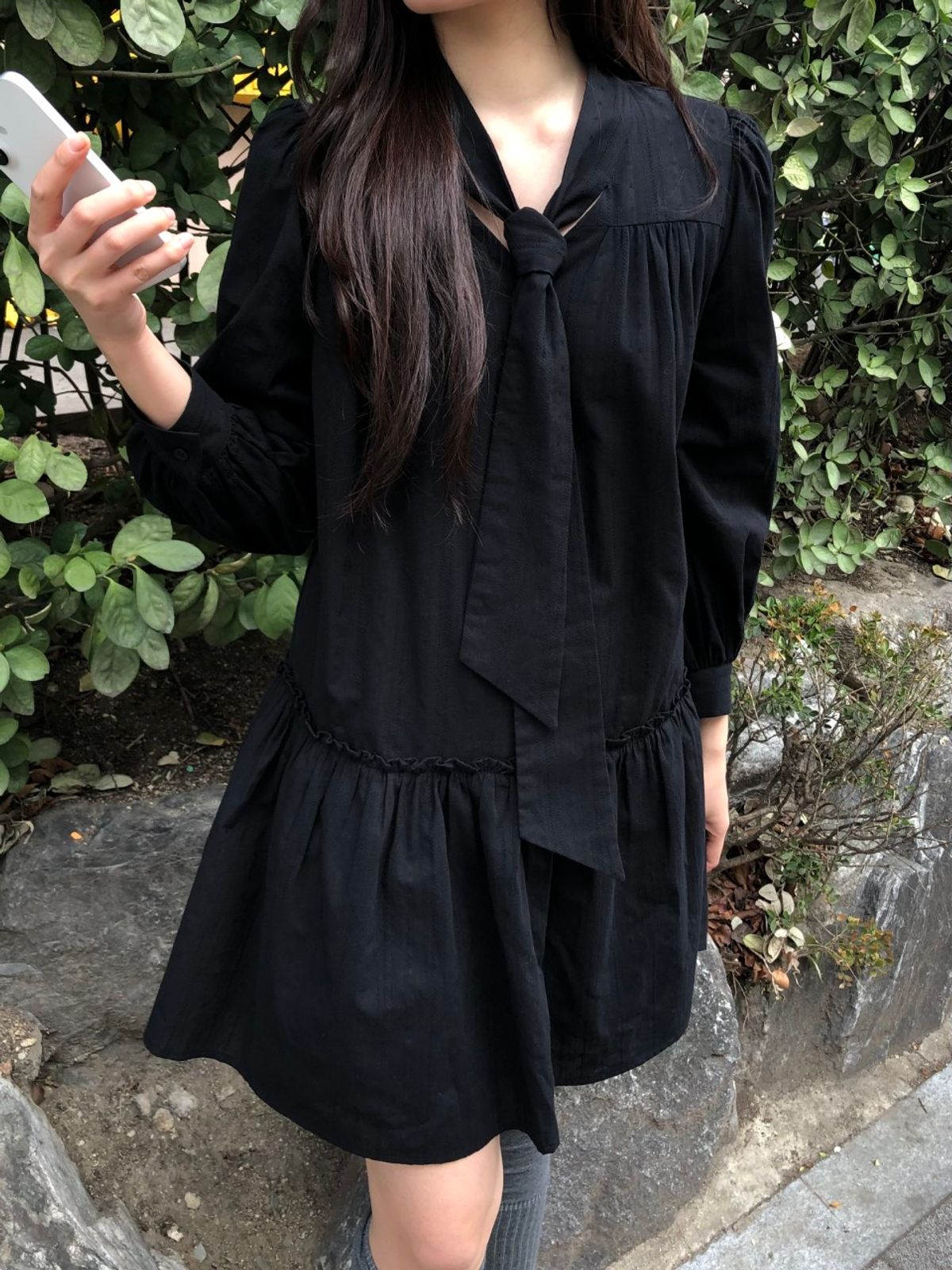 르니나(LENINA) DARLENE bow neck dress_BLACK