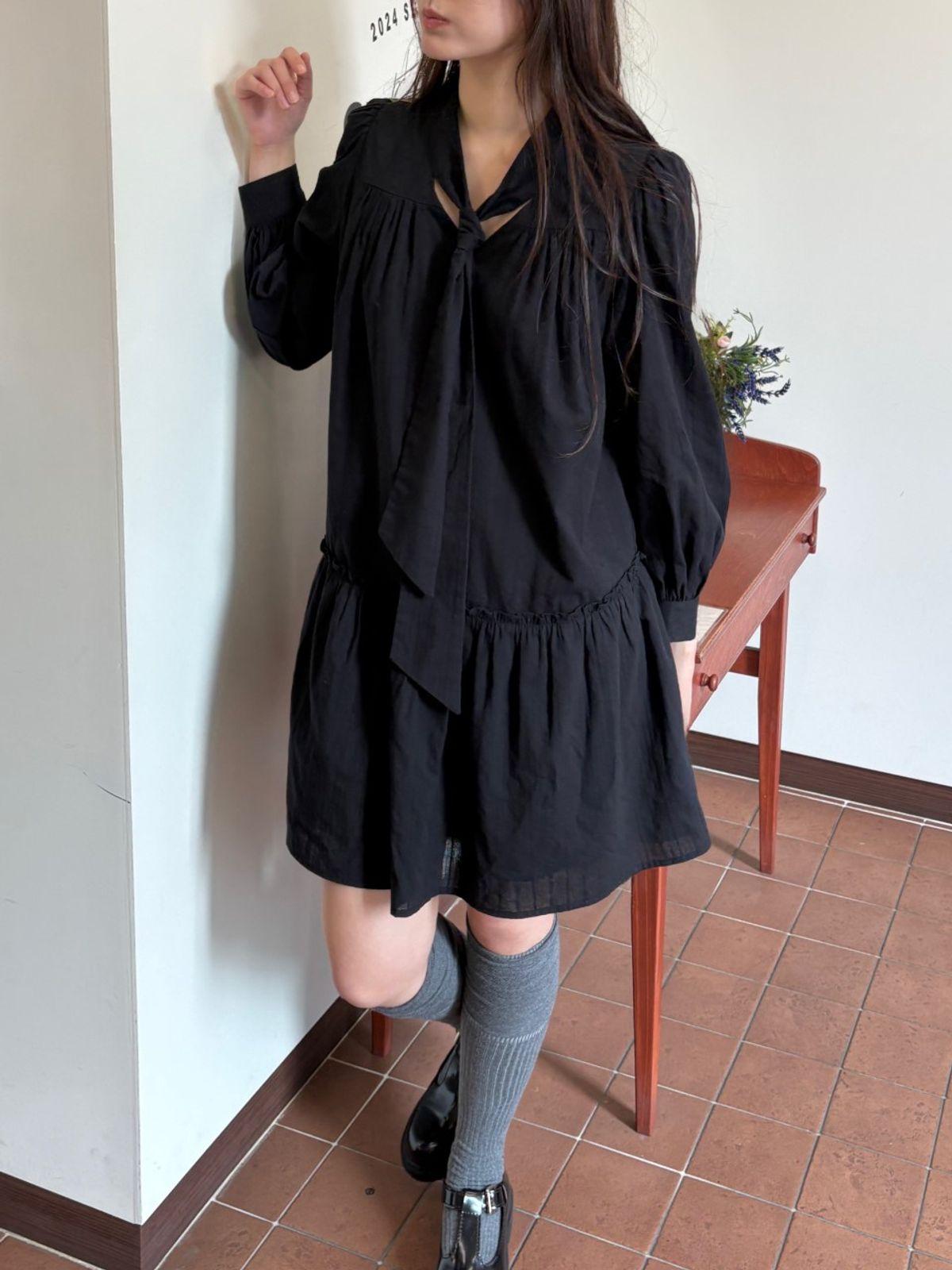 르니나(LENINA) DARLENE bow neck dress_BLACK