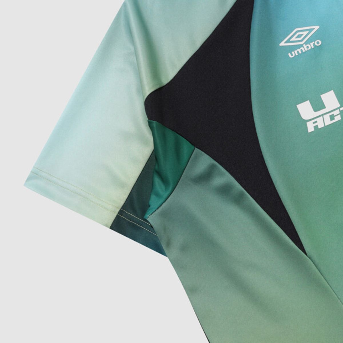 엄브로(UMBRO) 올라운드 기능성 반팔 게임 셔츠 그린 UR121SRS39