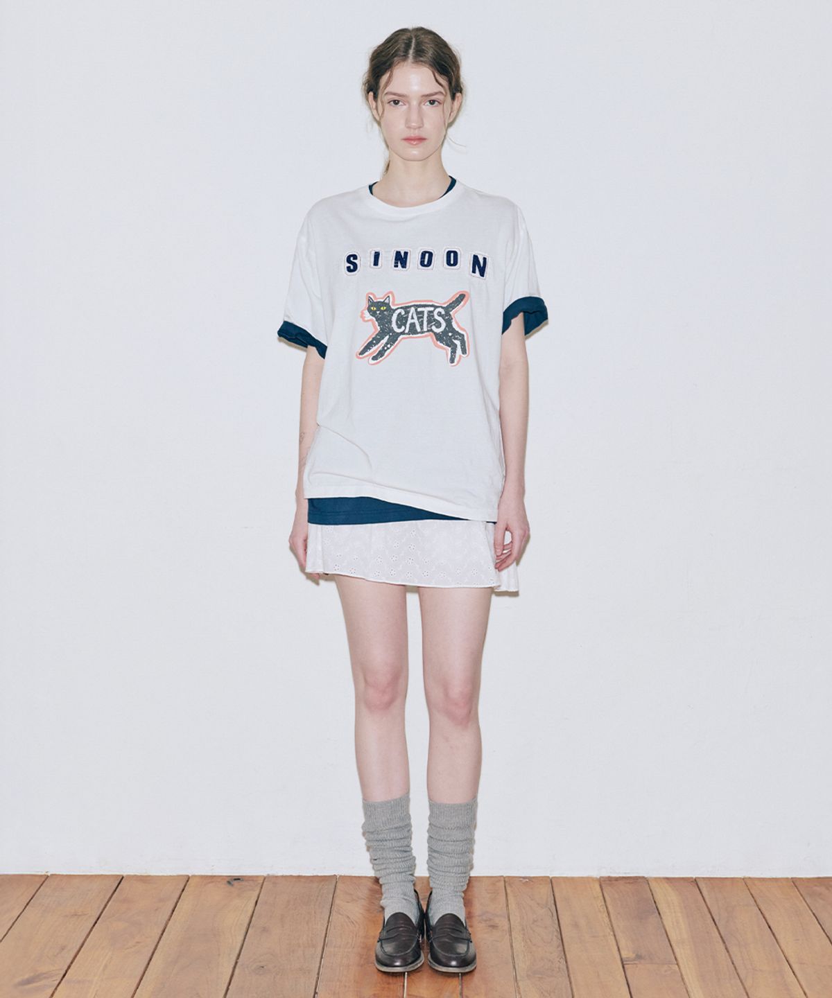 시눈(SINOON) Cats Patch T-Shirt (Ivory)