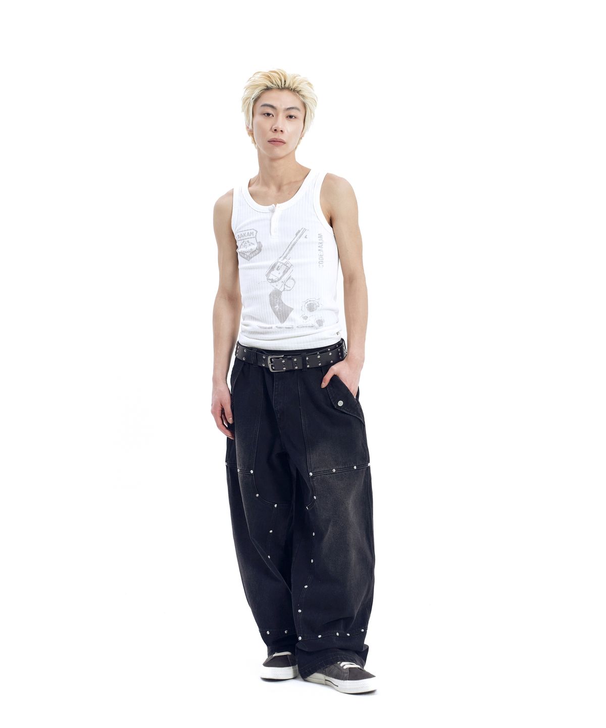 아캄(AAKAM) Pistol Sleeveless (White)