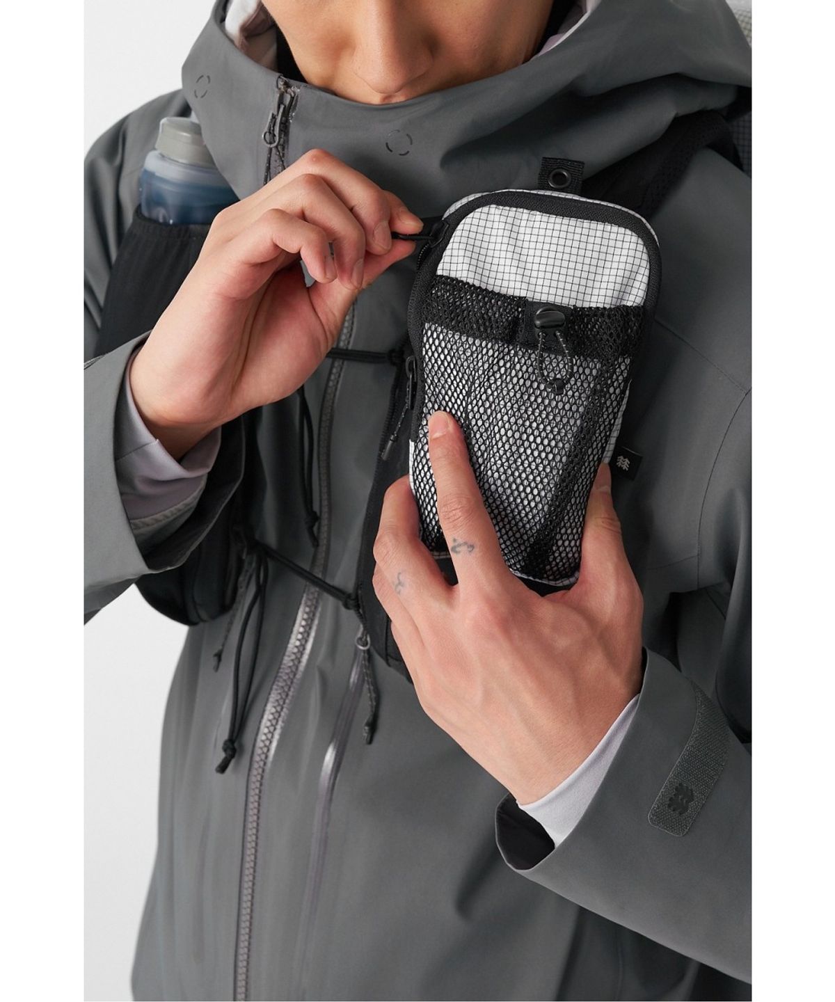 코오롱스포츠(KOLON SPORT) 백패킹 숄더 파우치 QEBDX26125OWH