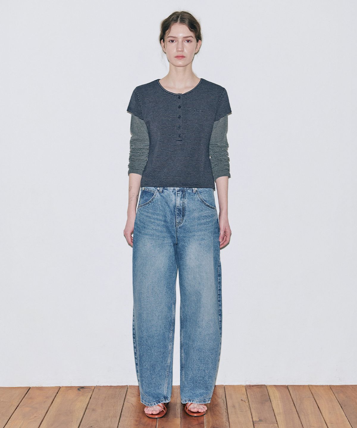 시눈(SINOON) SN Henley Neck Stripe Cap Sleeved T-shirt (Navy)