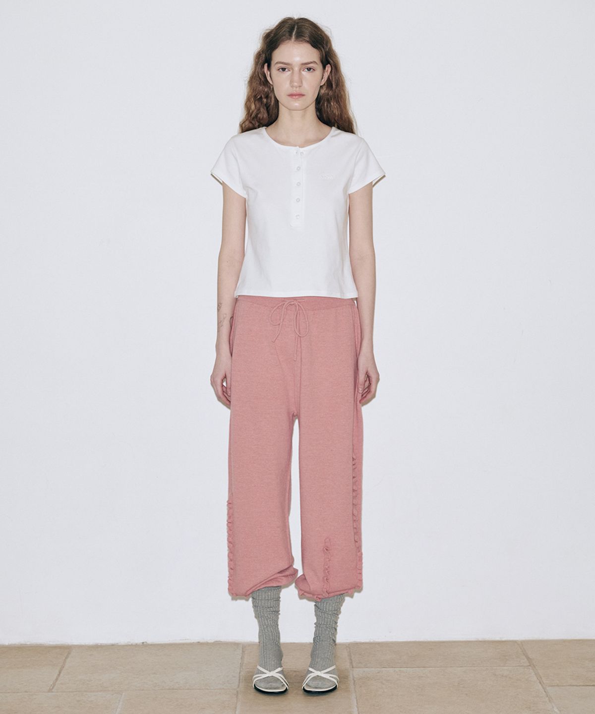 시눈(SINOON) SN Henley Neck Cap Sleeved T-shirt (Ivory)