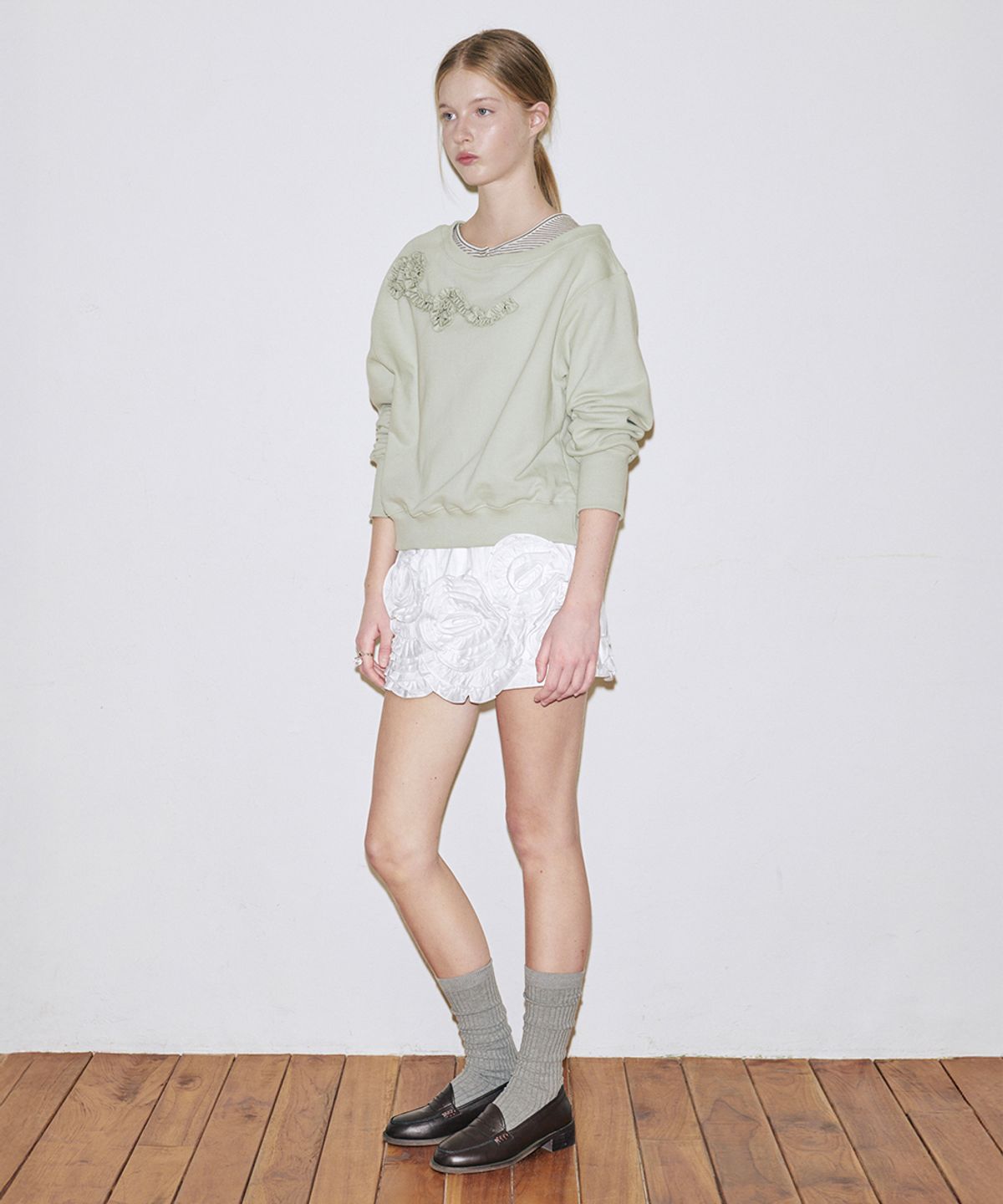 시눈(SINOON) Off Shoulder Frill Sweatshirt (Mint)