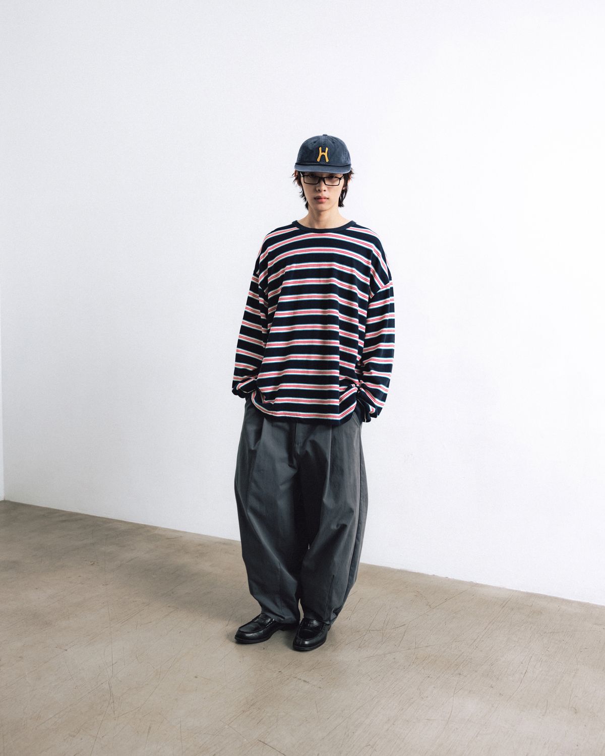 앵글런(ANGLAN) One Tuck Balloon Pants - Grey