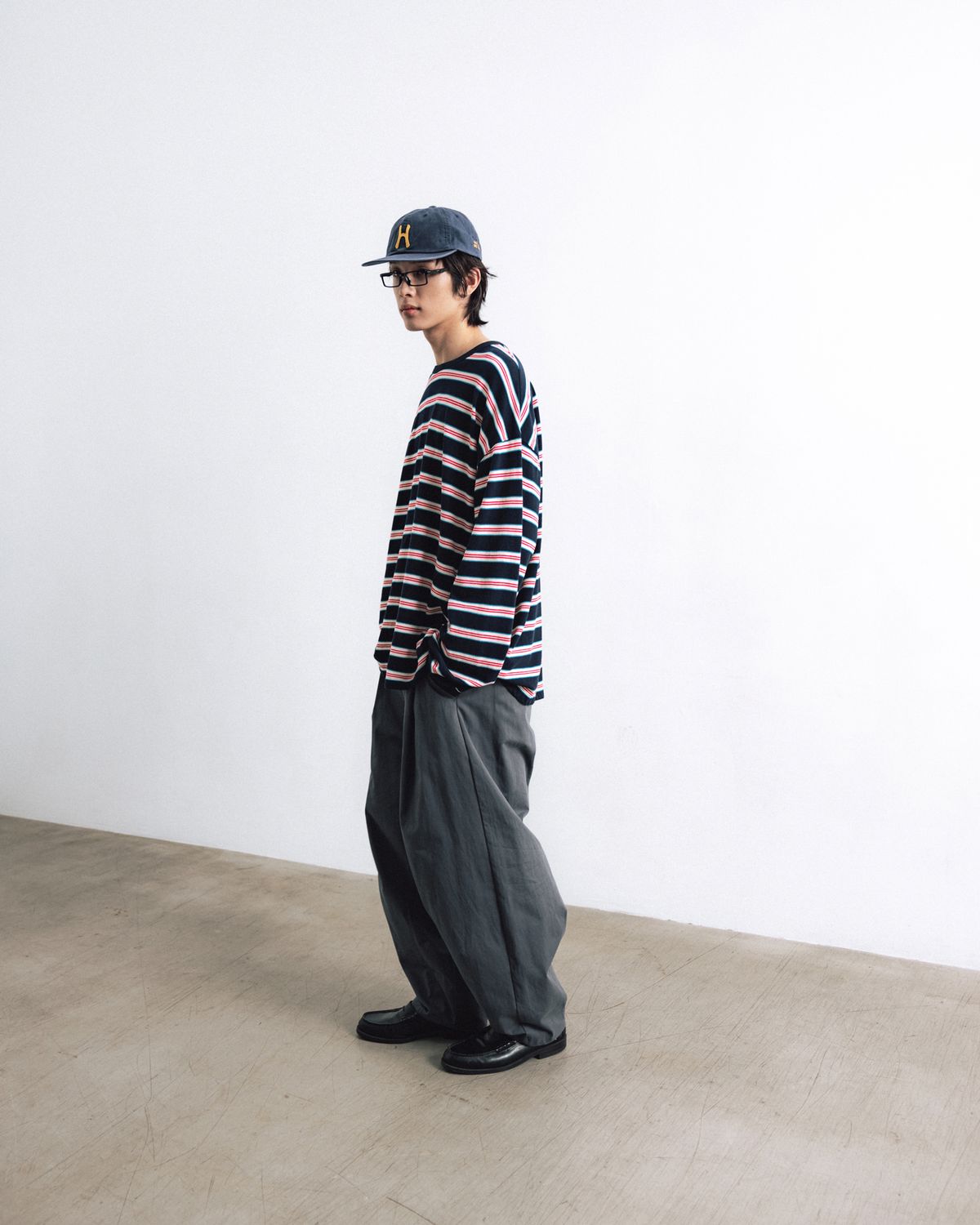 앵글런(ANGLAN) One Tuck Balloon Pants - Grey