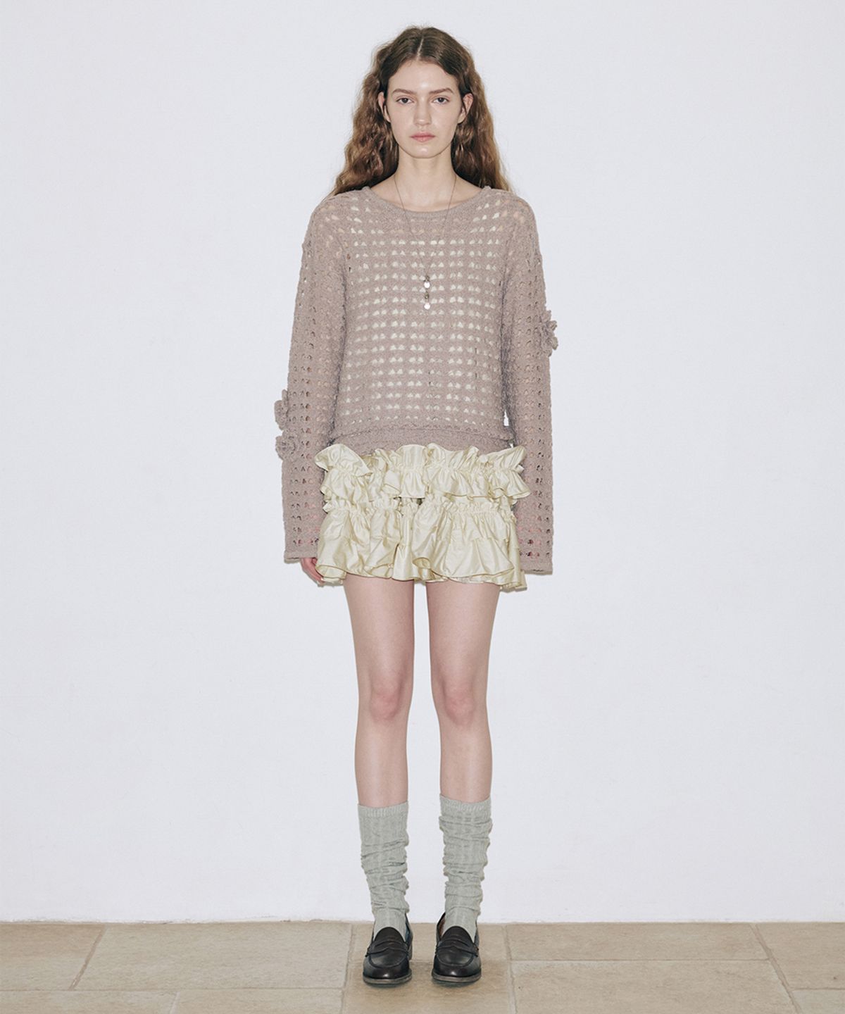 시눈(SINOON) [태연 착용] Flower Crochet Knit (Ash Brown)