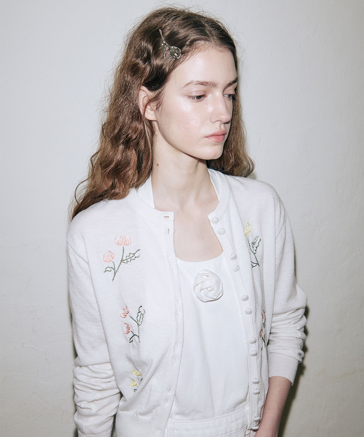 시눈(SINOON) Flower Drawing Cardigan (Ivory)