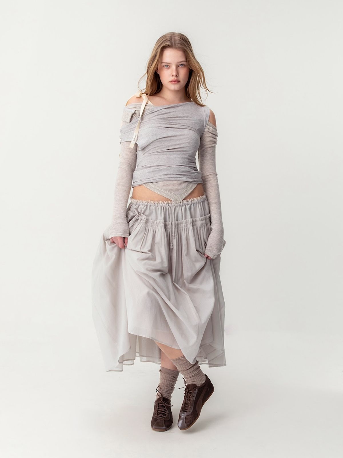 글로니(GLOWNY) LACE STRING GATHERED LONG SKIRT (GRAY)