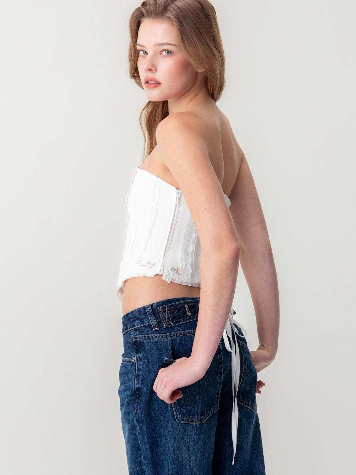 글로니(GLOWNY) LACE ROSE CORSET TOP (WHITE)