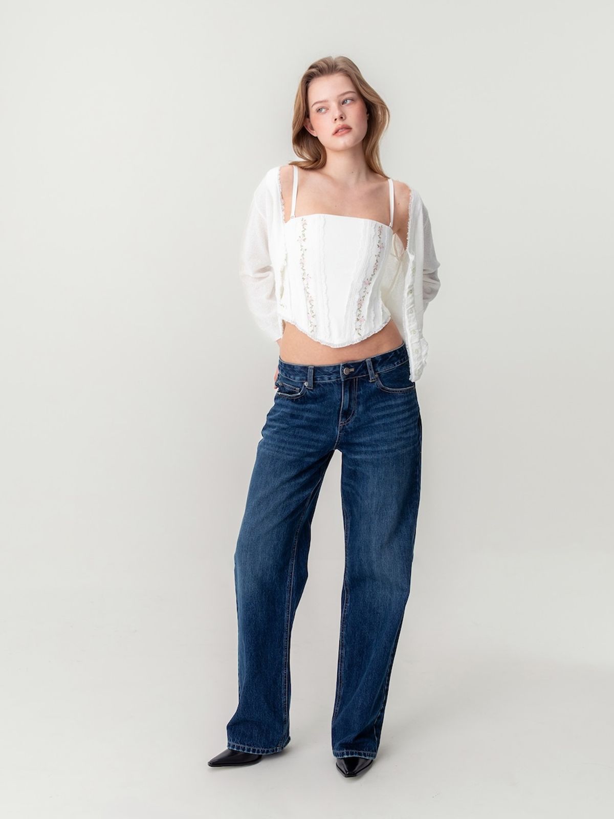 글로니(GLOWNY) LACE ROSE CORSET TOP (WHITE)