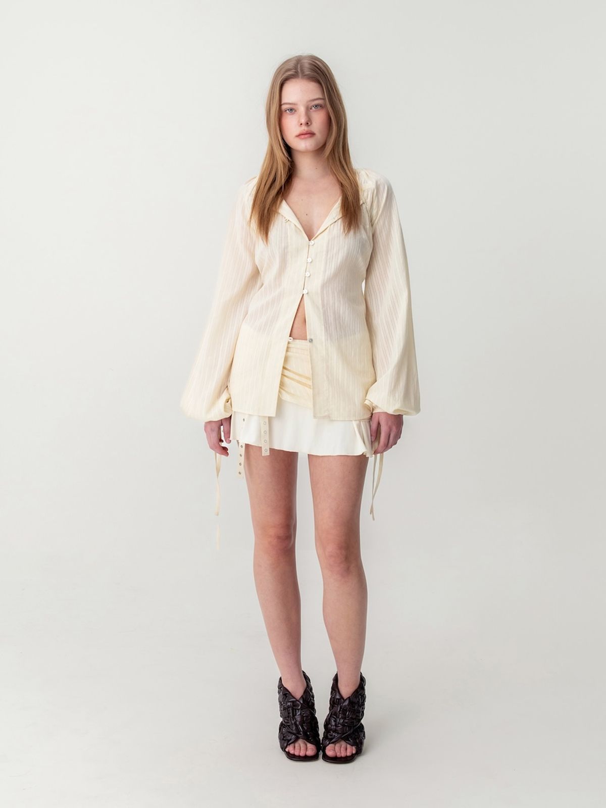 글로니(GLOWNY) MISTY SHEER MINI SKIRT (LIGHT BEIGE)
