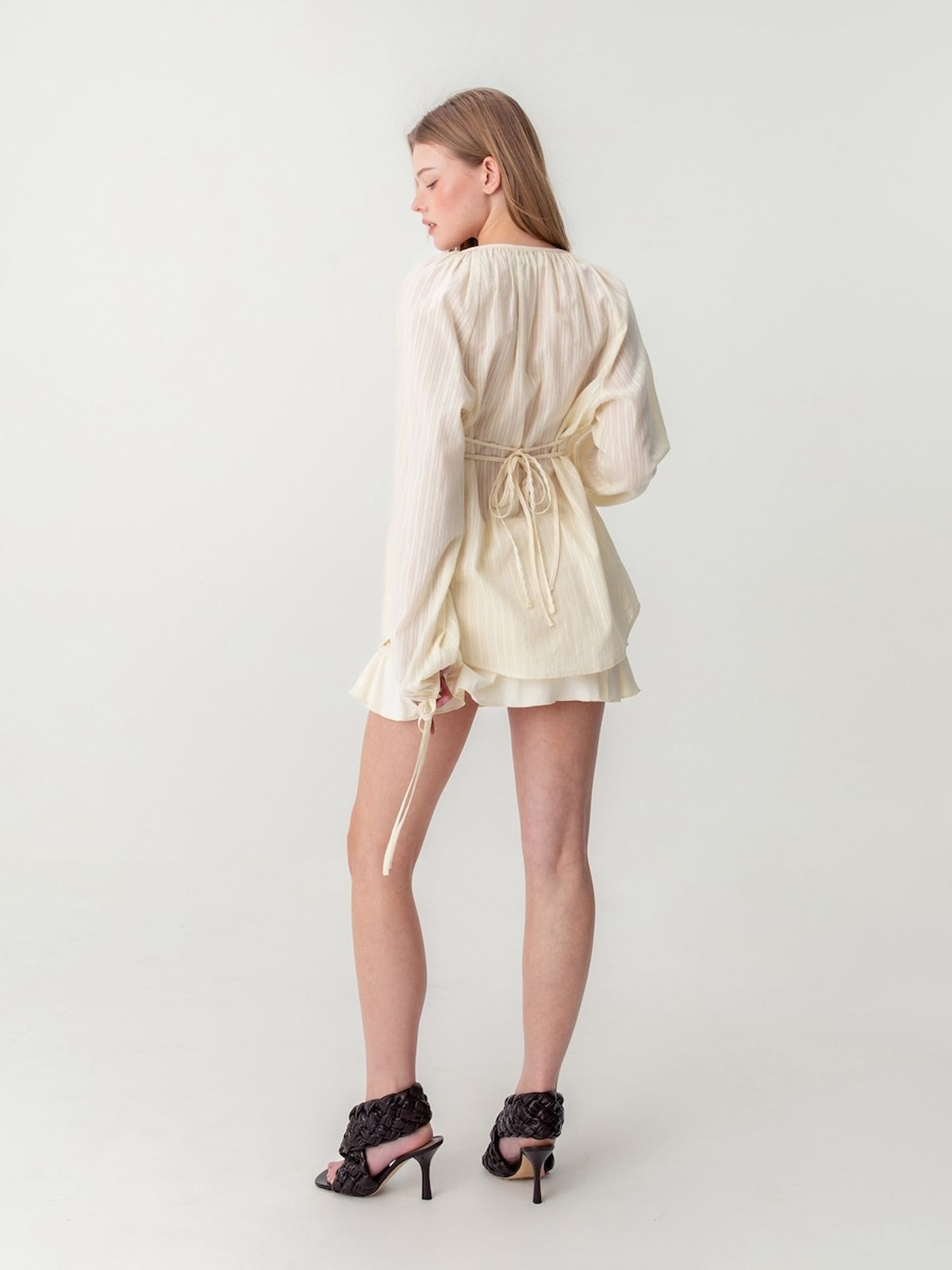 글로니(GLOWNY) MISTY SHEER BLOUSE (LIGHT BEIGE)