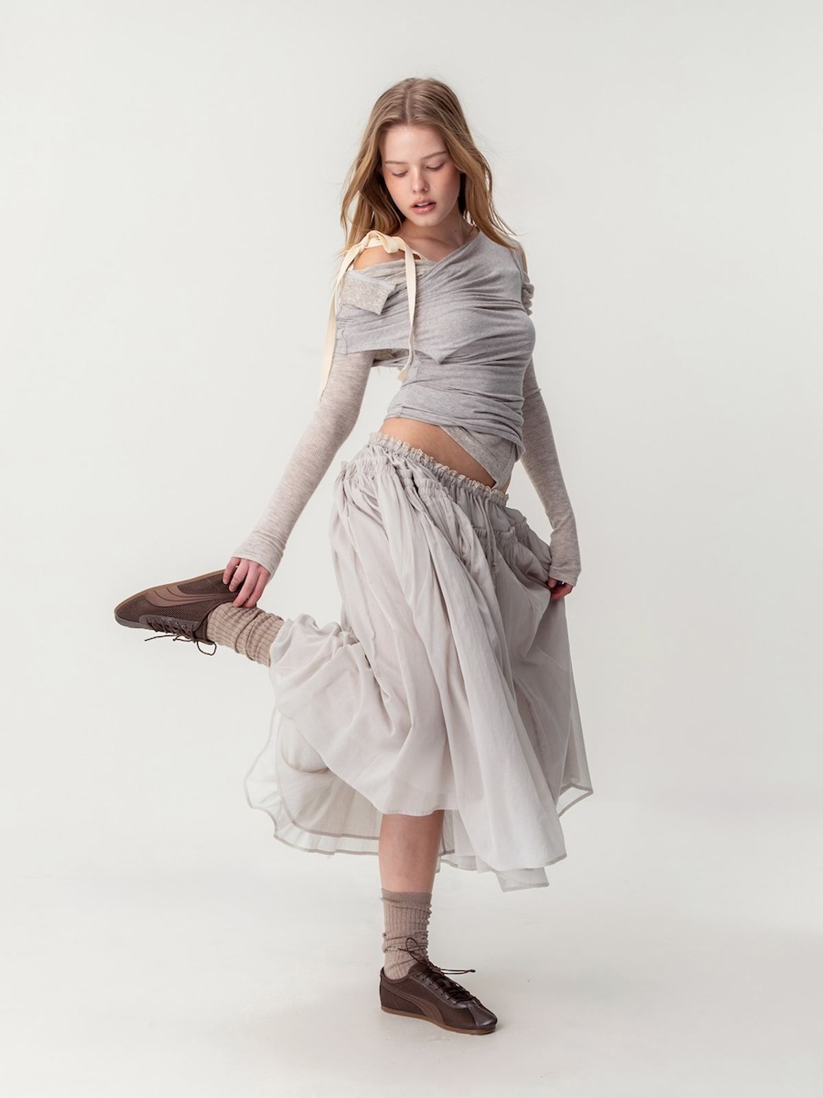 글로니(GLOWNY) DEMI SOFT BREEZE LONG SLEEVE (OATMEAL)