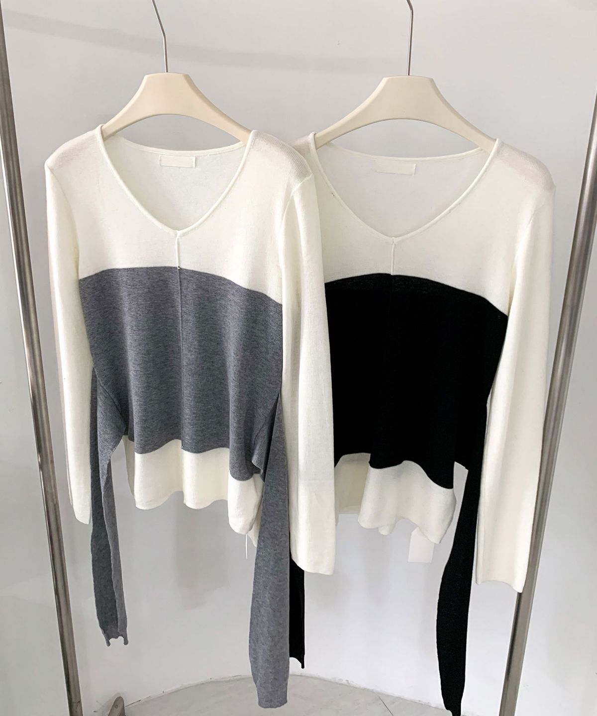 바스카라(VASCARA) Milla Color Block V-neck Knit (2colors)